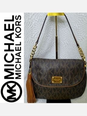 🎋Michael Kors Bedford Convertible Crossbody/Shoulder Bag